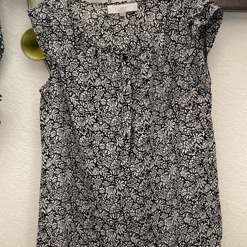 LOFT Short Sleeved Top